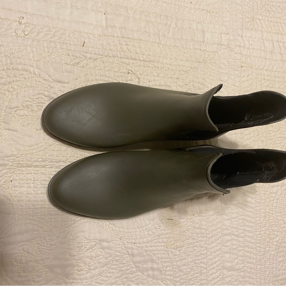 Rainboots. 8M - Picture 3 of 7